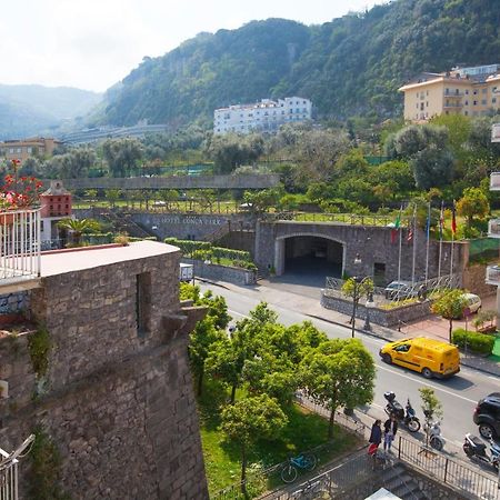 Ulisse Apartment Sorrento Bagian luar foto