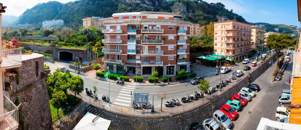 Ulisse Apartment Sorrento Bagian luar foto