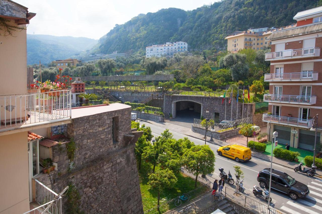 Ulisse Apartment Sorrento Bagian luar foto